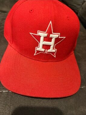 Red Embroidered 'H' Star Baseball Cap - Unbranded